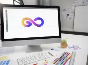 logo-designer-workshop-arrangement